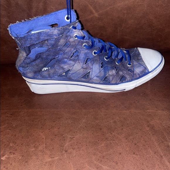 blue tattered/hole converse wedges - Picture 3 of 8